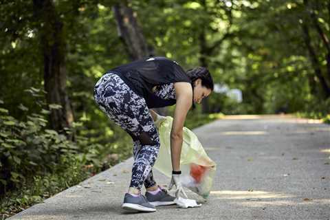 Why plogging is one of the biggest fitness trends of 2022