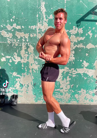 Joseph Baena Shared the Chest Workout He Uses to Get a ‘Great Pump’