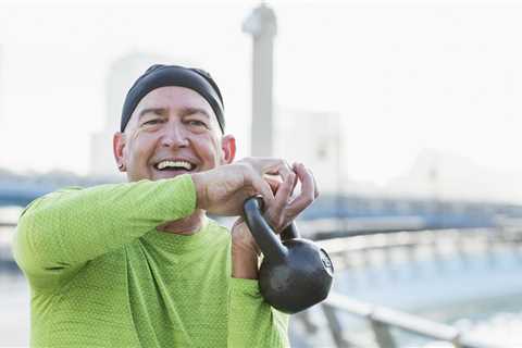 Men Over 40 Can Build Healthy Shoulders and Strong Abs With 1 Move