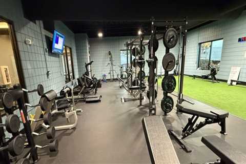 The Power of Partnerships: How Fitness Trainers and Local Gyms are Revolutionizing Health in..