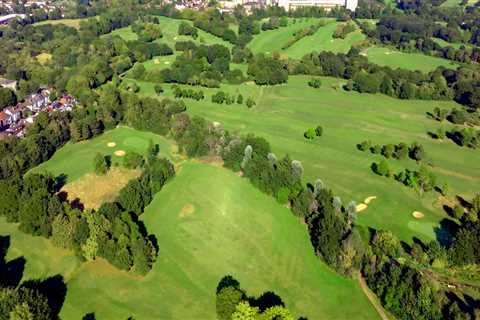 Choosing Fitness Centers Located Near Beautiful Golf Course Settings